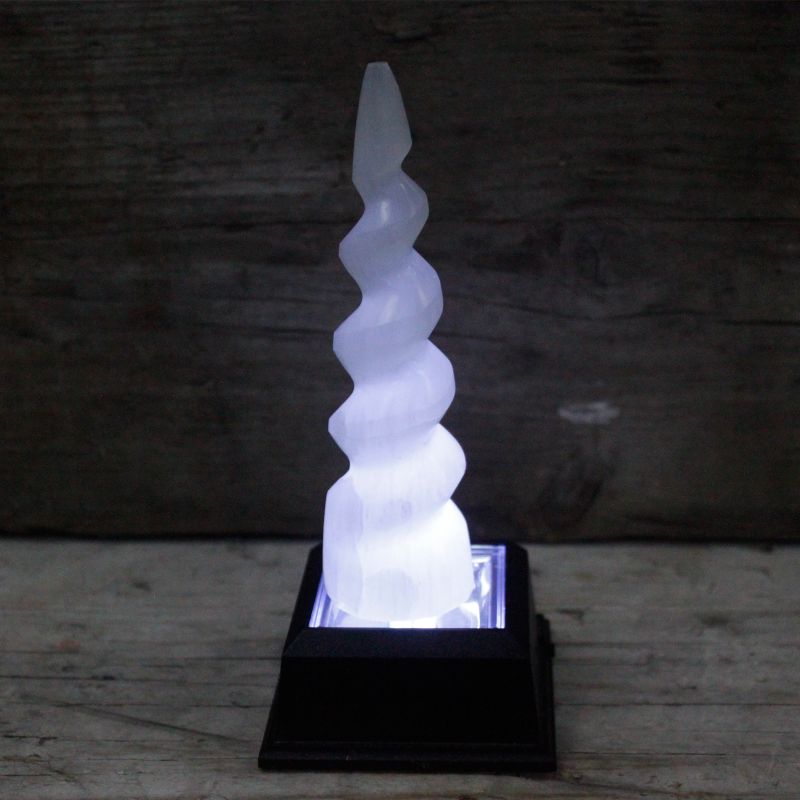 Spiralni Toranj od Selenita - Rog Jednoroga - 15 cm