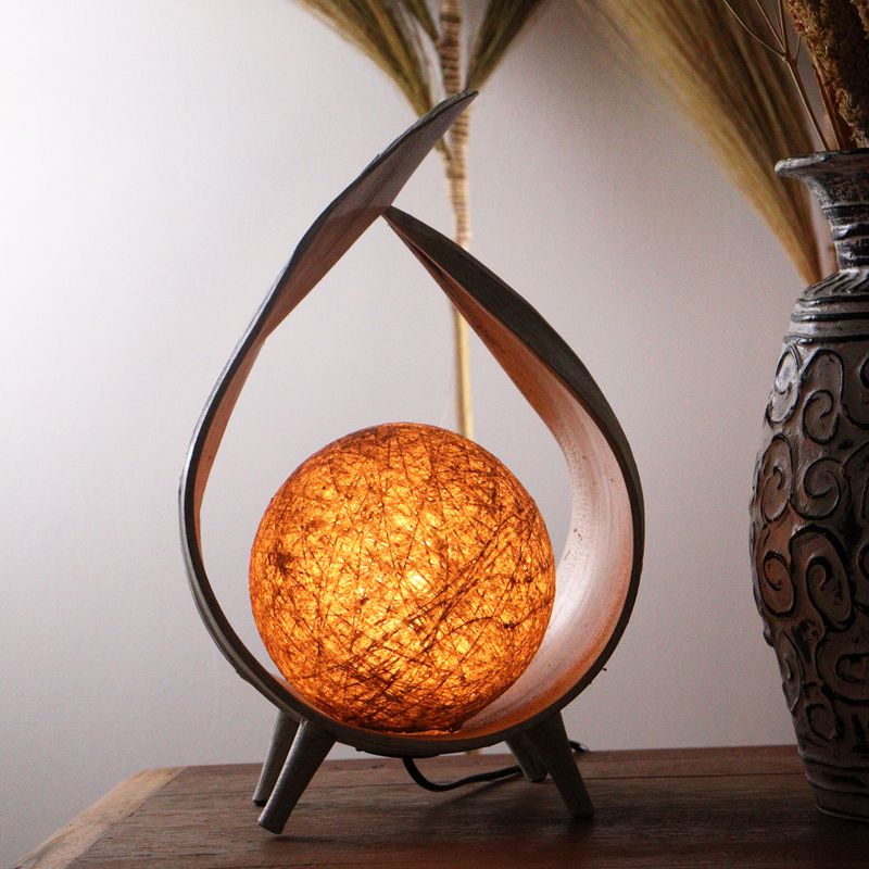 Lampion od Prirodnih Kokosovih Listova – Bijeli Omot