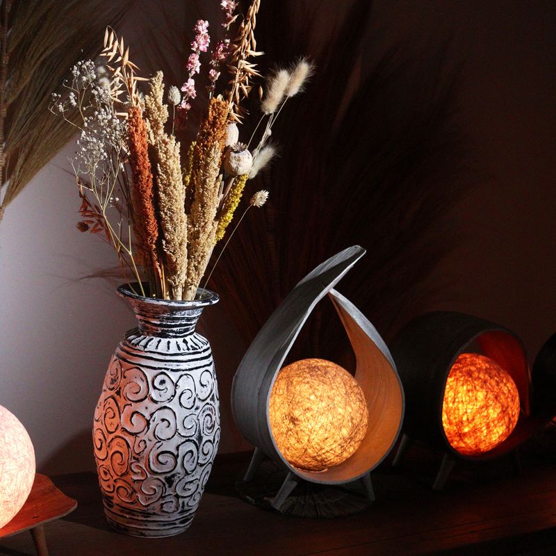 Lampion od Prirodnih Kokosovih Listova – Sivi Omot