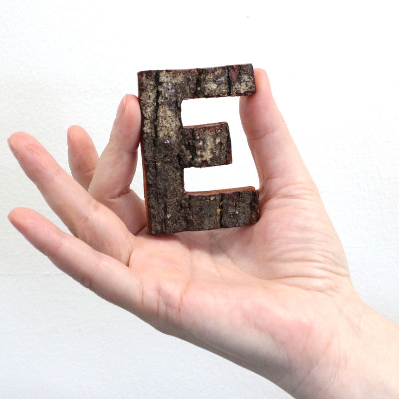 Rustikalna Slova od Kore Drveta - "E" - 7cm
