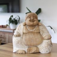 Ručno Izrezbarena Buddha Statua - Sretno Lice - Isprano Bijela 30cm