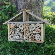 Velika Kućica za Pčele i Insekte od Naplavljenog Drva
