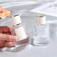 Puder Plava - Okrugla Rebrasta Boca 30 ml, Sprej i Poklopac