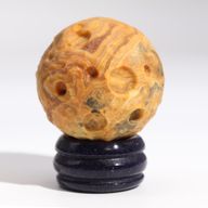 Čipkasti Jaspis na Solarnom Goldstone Postolju - 40mm (30x15mm)