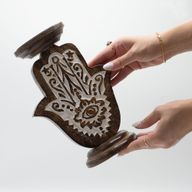 Stalak za Svijeće od Drveta Manga - Hamsa - Veliki 25x18cm