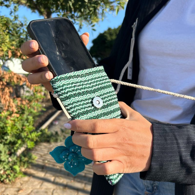 Torbica za Telefon sa Zelenim Prugama - Cvjetni Dekor