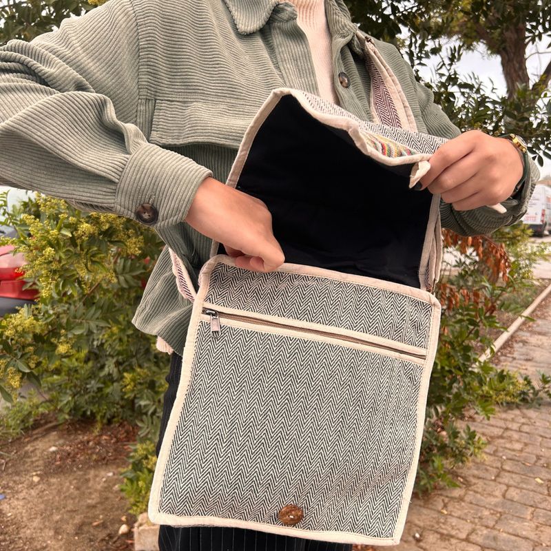 Messenger Torba od Konoplje za Laptop – Krivulje