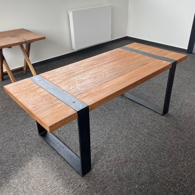 Obnovljeno drvo, metalne noge - stol za kavu 120 cm