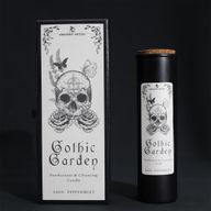 Gothic Garden ritualna svijeća i kutija darova s lobanjom i ružom na crnoj pozadini