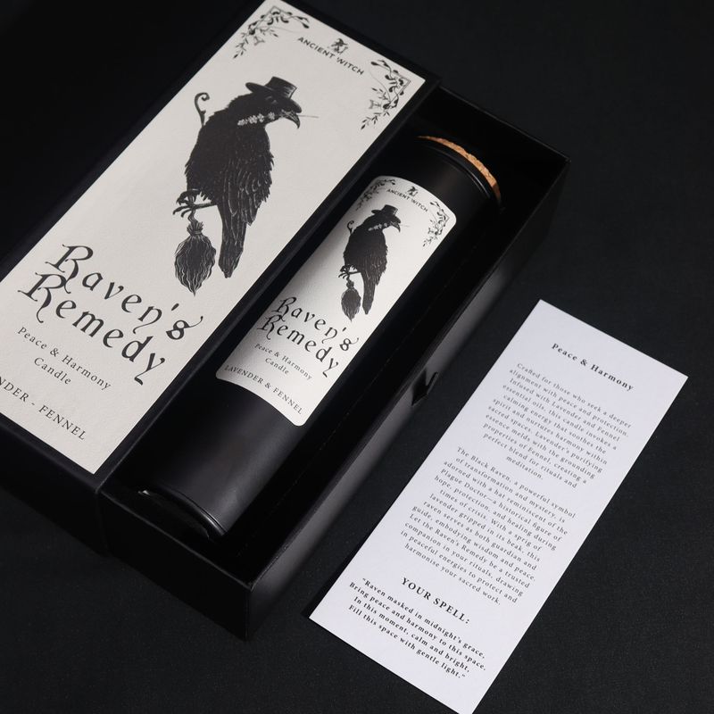 Raven's Remedy ritualna karta čarolije pored svijeće