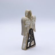 Anđeo od Drveta Manga - Bijela Patina s Ukrasnim Željeznim Izrezima- 18cm