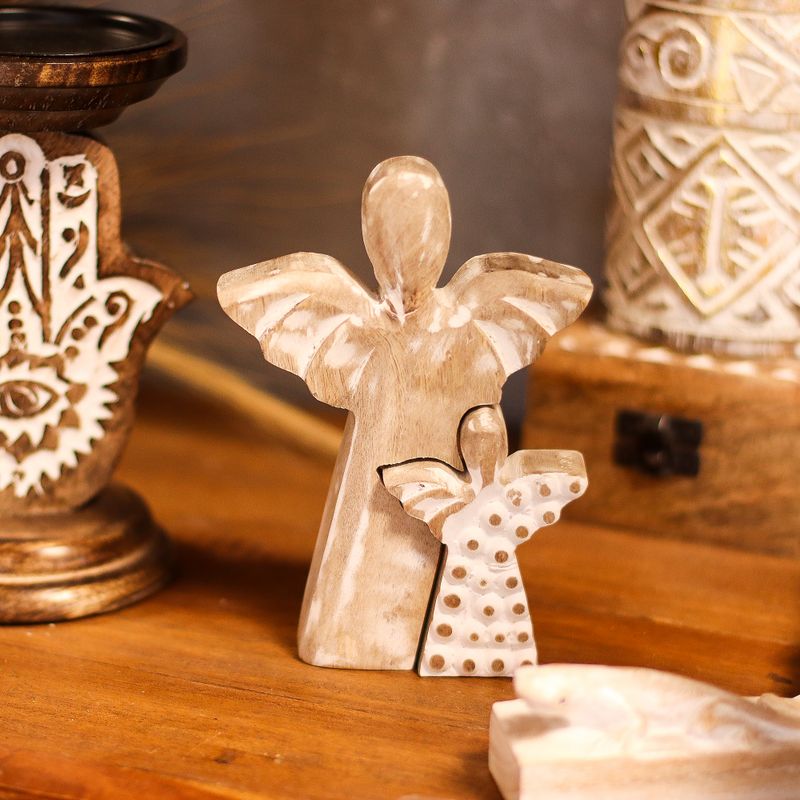 Anđeo u Anđelu od Drveta Manga - Bijela Patina - 15cm