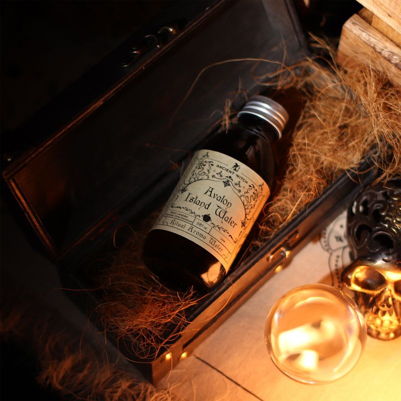 Ancient Witch Ritualna Voda – Otok Avalon