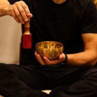 Ugravirani Yogi od Čistog Mesinga – Set od 4 – Približno 3,85kg