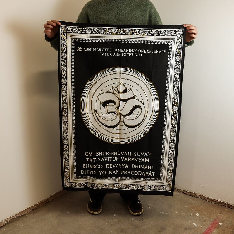 Pamučna Zidna Dekoracija (70x110cm) – Om – Welcome to the God
