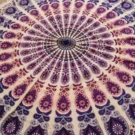 Mala Mandala Okrugla Dekoracija (130cm) – Paunove Ljubičaste