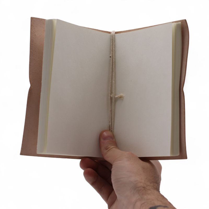 Raznolike Kožne Bilježnice  – Vještičji Rituali (6x4,5") – Izložbena Kutija
