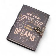 Kožna Bilježnice s Tiskom (7x5") – Never Give Up On Your Dreams – 200 stranica