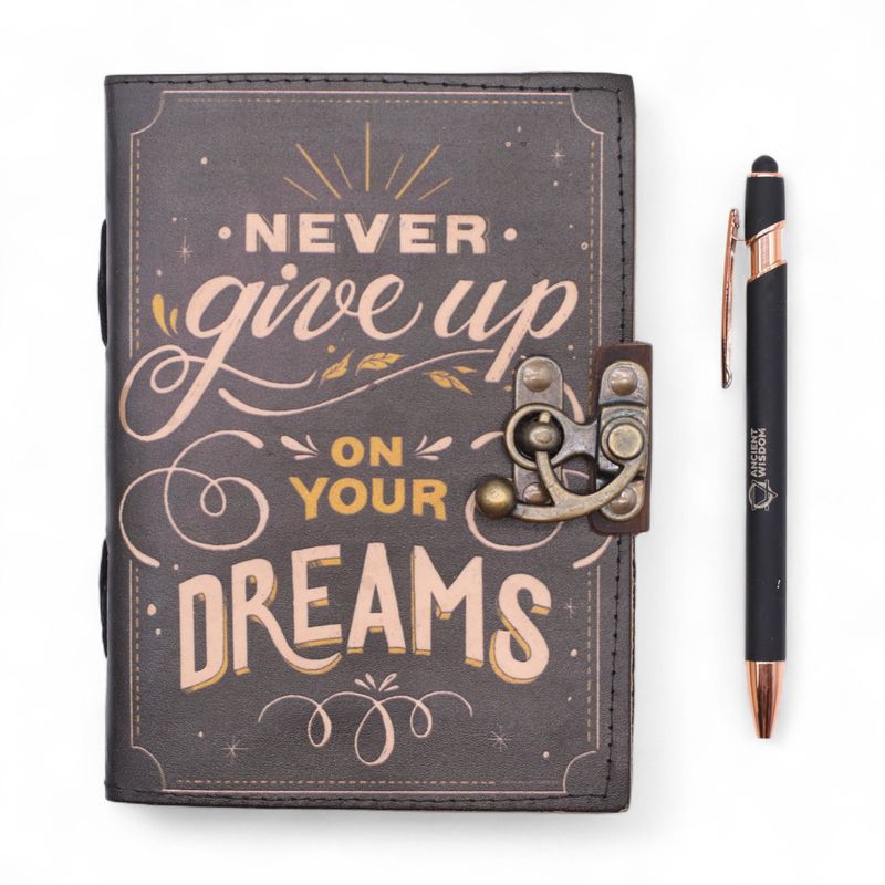 Kožna Bilježnice s Tiskom (7x5") – Never Give Up On Your Dreams – 200 stranica