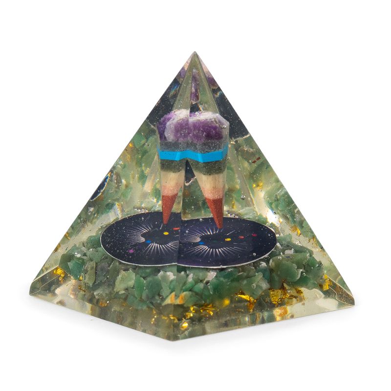 Srednja Orgonitna Piramida 7×6cm – Pendulum – Komadići Zelenog Avanturina