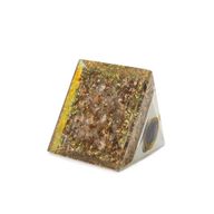 Srednja Orgonitna Piramida 7×6cm – Ogrnuti Ametist – Komadići Bakra