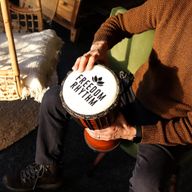 Srednji Pro Djembe Bubanj - Ritam Slobode (visoki ton) - 40cm (promjer 18cm)