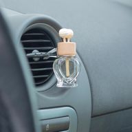 Prozirna Bočica za Difuzor Automobila s Pričvršćivanjem na Ventilaciju – 8 ml – 3 dizajna x 4