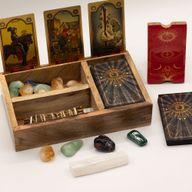 Tarot Kutija s Tri Pretinca i Držačem za Karte