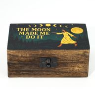 Srednja Emajlirana Kutija – The Moon Made me Do It