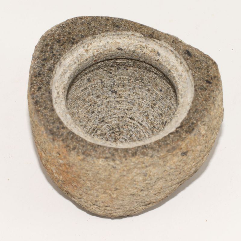 Posuda za uzemljenje od prirodnog riječnog kamena – Srednja (cca 12x8cm)