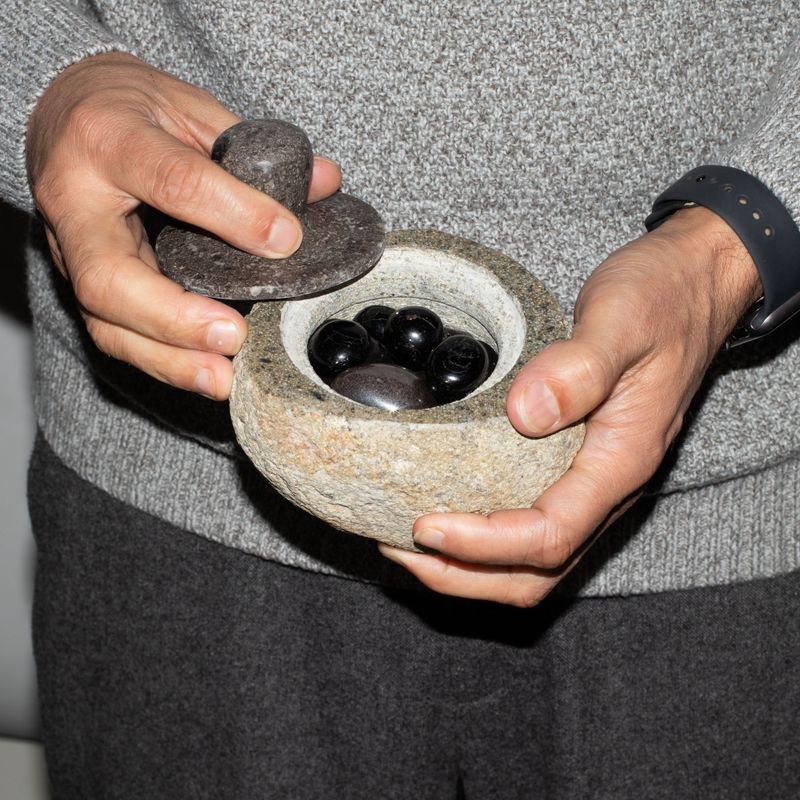 Posuda za uzemljenje od prirodnog riječnog kamena – Srednja (cca 12x8cm)