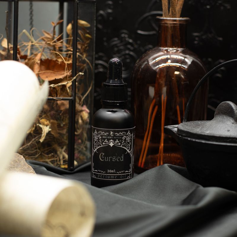 Ancient Witch parfermsko ulje - Proklet