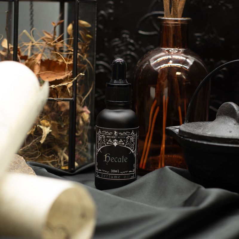 Ancient Witch parfermsko ulje - Hecate