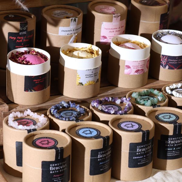 Set za aromaterapiju: Bombe za kadu, himalajske kupke i cvjetne latice