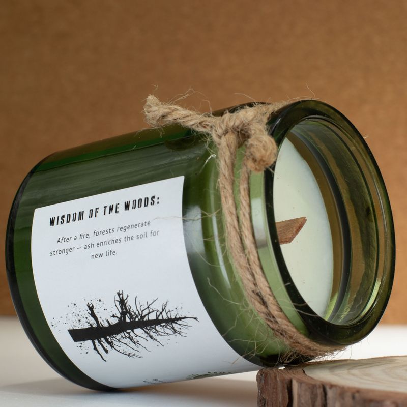 Svijeća od sojinog voska s drvenim fitiljem – Ash & Woodsmoke