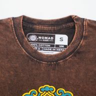 Nomad Sari stonewashed pamučna majica - Sunce & Zodijak - Smeđa - S