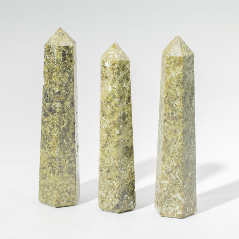 Kristalni obelisk, šesterostrani, približno 11 cm - Epidot