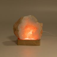 8 cm kvadratni drveni USB LED stalak - višebojan