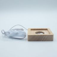 8 cm kvadratni drveni USB LED stalak - višebojan