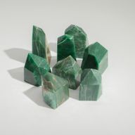 Kristalni Vrhovi Veliko Pakiranje cca 6 cm (0,5 kg) - Indijski Žad (cca 8 komada)
