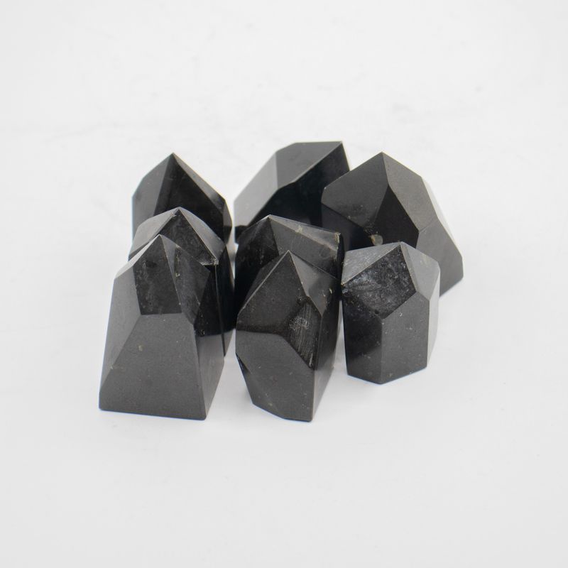 Kristalni Vrhovi Veliko Pakiranje cca 6 cm (0,5 kg) - Indijski Turmalin (cca 8 komada)