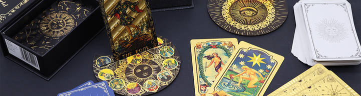 Ružičasta kutija s rubin folijom za tarot karte - set poklon kutija s priručnikom