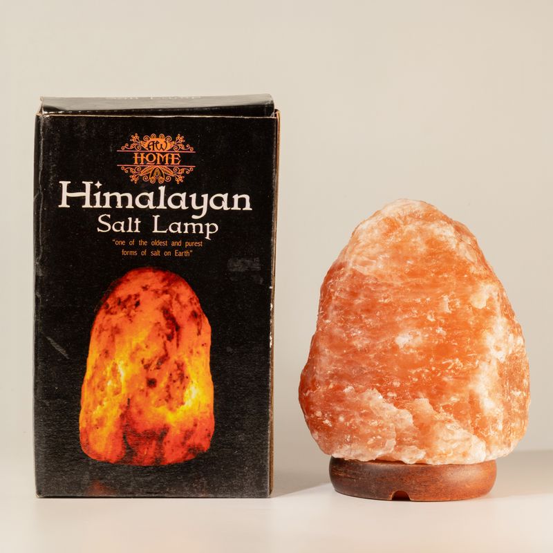 Kvalitetna prirodna solna lampa - osnovica približno 2-3 kg