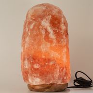 Kvalitetna prirodna solna lampa - i postolje otprilike 8-10 kg