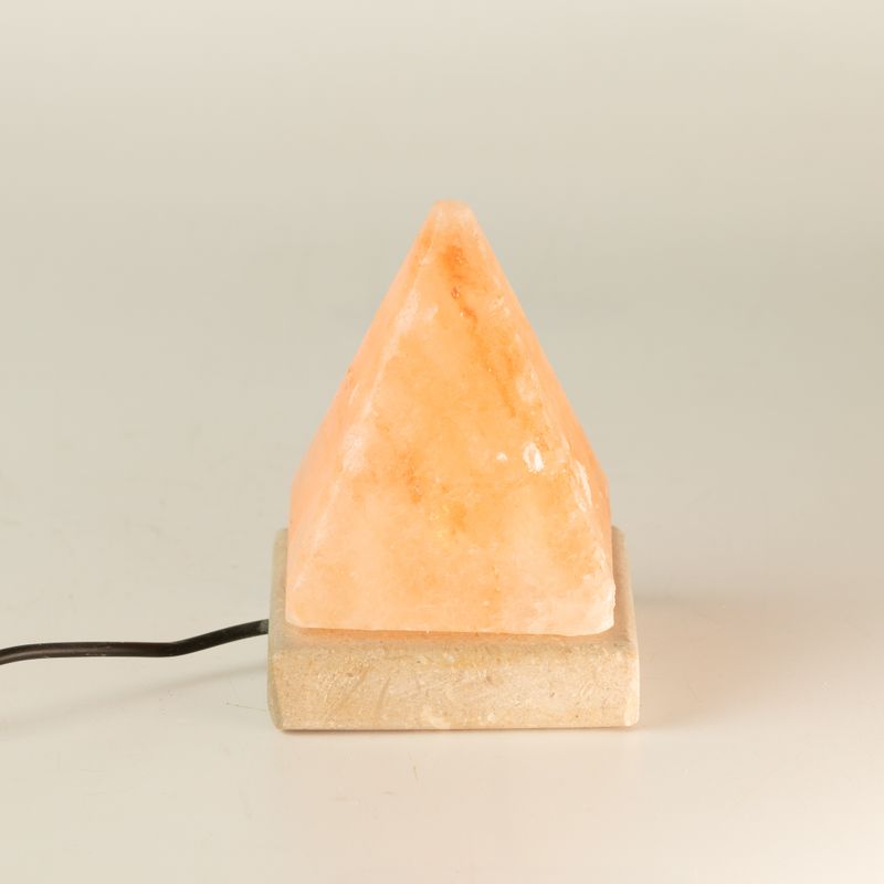 Kvalitetna USB piramidalna solna lampa - 9 cm (1 kom.)