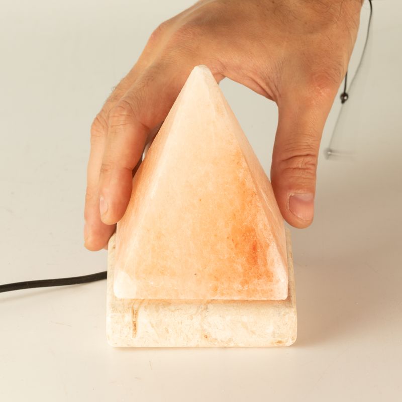 Kvalitetna USB piramidalna solna lampa - 9 cm (višebojna)