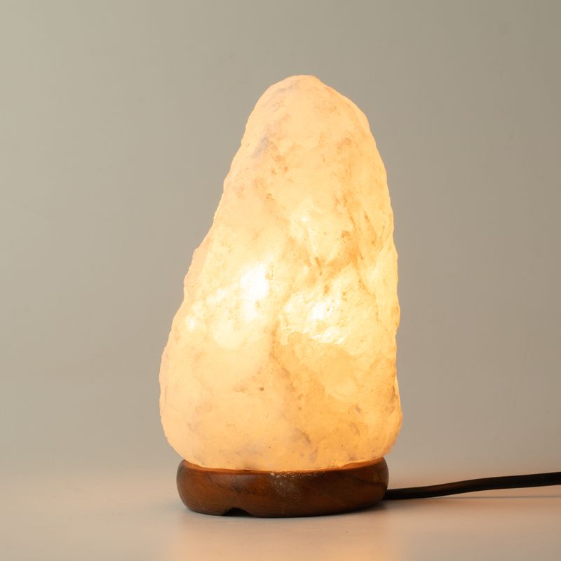 Kristalna stijena himalajska solna lampa - približno 1,5 - 2 kg