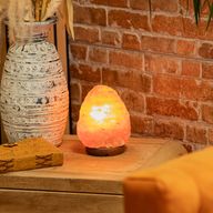 Kvalitetna prirodna solna lampa - osnovica otprilike 2-3 kg