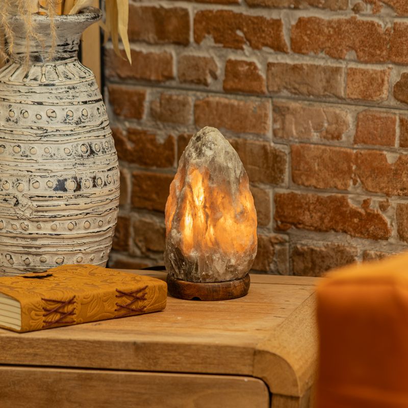 Siva himalajska solna lampa - 1,5 - 2 kg