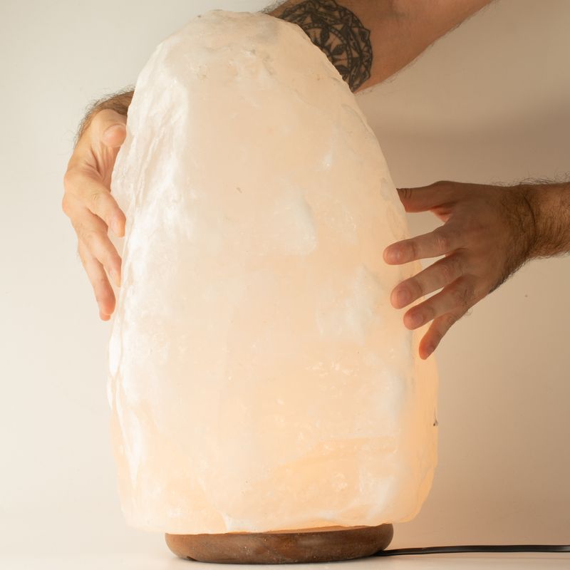 Kvalitetna ogromna prirodna solna lampa - približno 24-25 kg